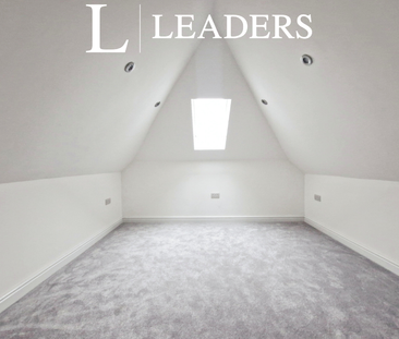 4 bedroom house to rent Station Approach, SS8 - Photo 5