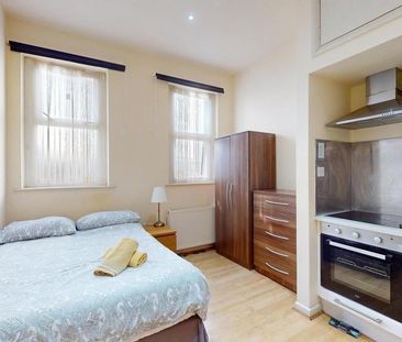 Studio to rent - Photo 2