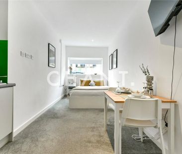 Studio to rent - Photo 1