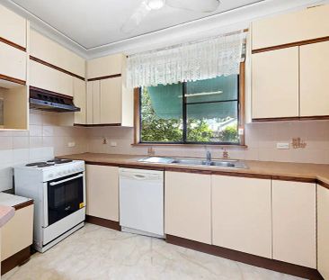 “Pet Friendly Family Home” - Photo 2
