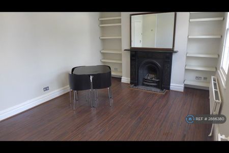 2 bedroom flat to rent - Photo 2