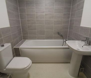 2 bedroom flat to rent - Photo 6