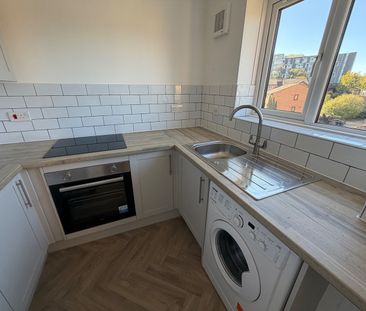 Studio Flat, Armoury Road, SE8 - Photo 6