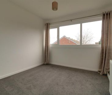 2 bedroom end of terrace house to rent - Photo 6