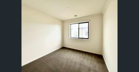 The 3 bedroom 2 Bathroom Townhouse Corner Tranquil Abode Close to Amenities - Photo 3