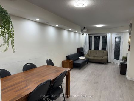 For Lease - 1 Eaton Park Lane Unit# 9, Toronto, Ontario - Photo 3