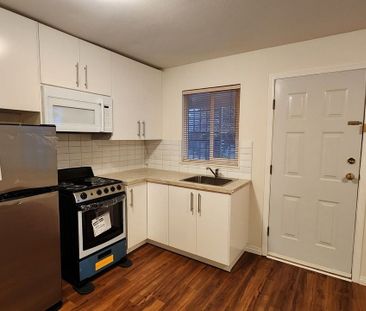 2310 Ninth Avenue apartment — New Westminster, BC (3-Bedroom) - 3 B... - Photo 4