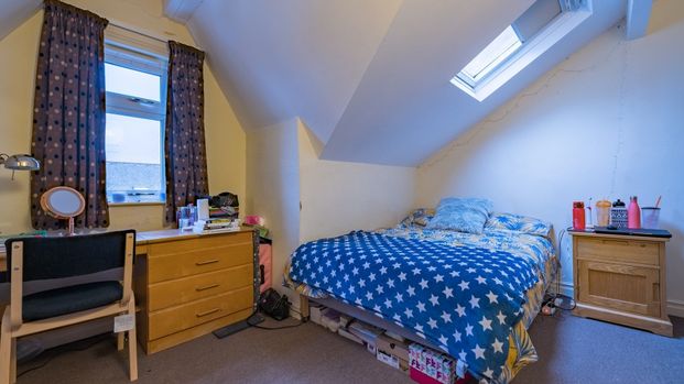 Burchett Place, Leeds - Photo 1