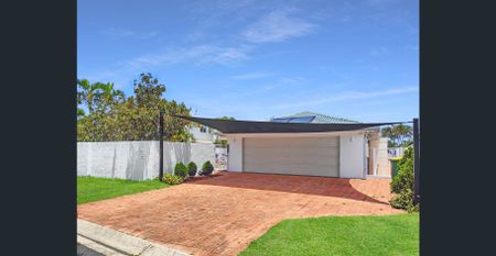 Beautiful Waterfront Home with Granny Flat - Photo 5