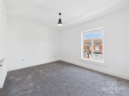 3 bedroom terraced house to rent - Photo 3