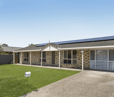 STYLISHLY UPDATED FAMILY HOME WITH SOLAR SAVINGS - Photo 2