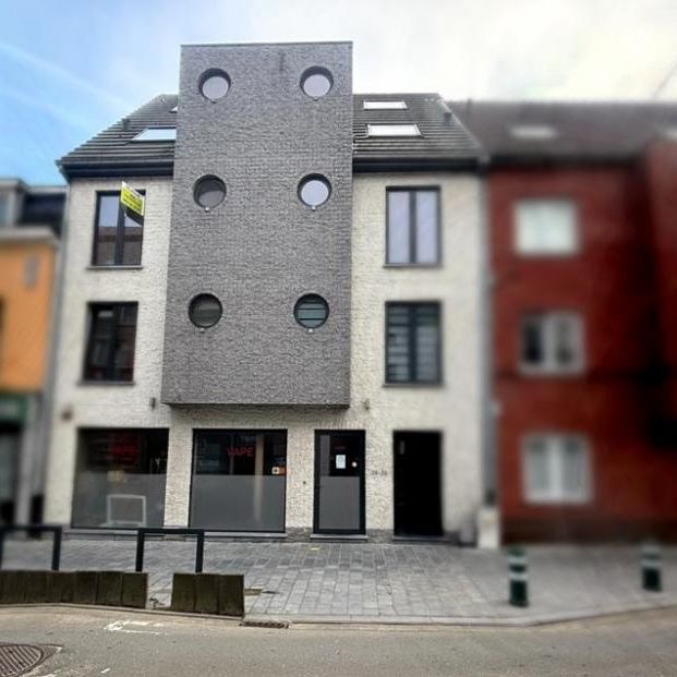 instapklaar éénslaapkamerappartement met terras in het centrum van Ninove - Photo 1