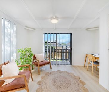 Three Bedroom Beauty! - Photo 2