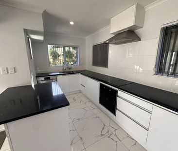 Cozy home in Manurewa - Photo 4