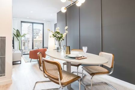 Carrer de Villarroel, Barcelona, Catalonia 08036 - Photo 2