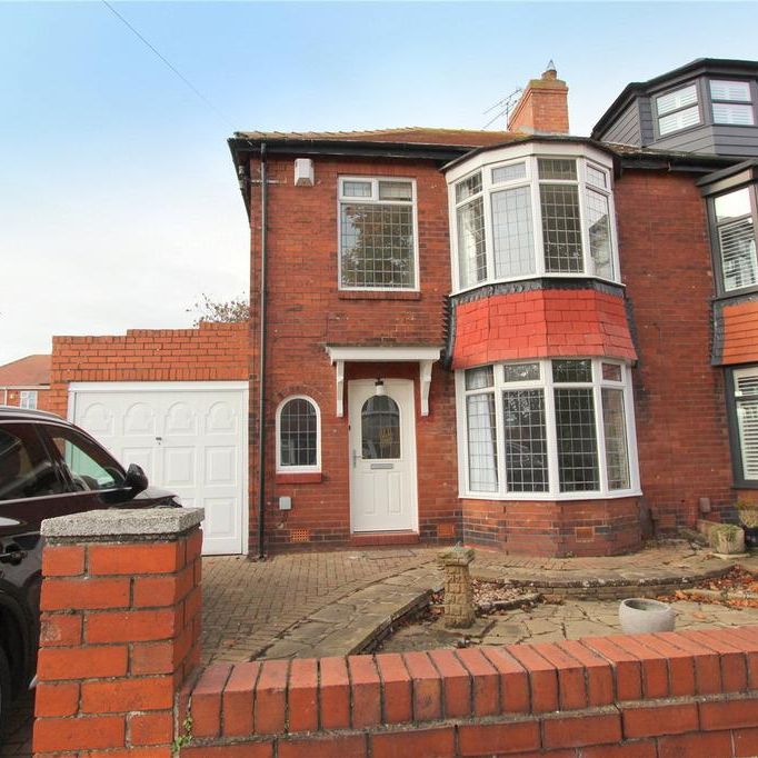 3 bedroom semi-detached house to rent - Photo 2