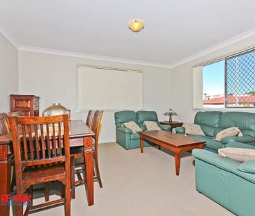 Spacious 4-Bedroom Family Home + Study + Large Shed (36m2) in Prime... - Photo 1