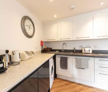 2 bedroom semi-detached house to rent - Photo 5