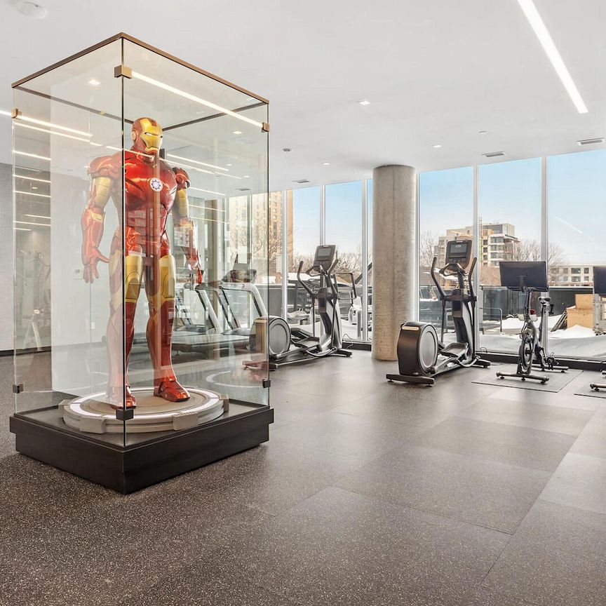 In the middle of it all, but a world apart! - Photo 1