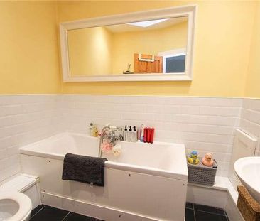 Danescroft Drive, Leigh-on-sea, SS9 - Photo 6