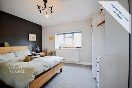 4 bedroom detached house to rent - Photo 3