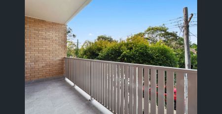 A Bright and Leafy Retreat with Perfect Convenience - Photo 5