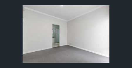 Affordable Living in Hamilton Hill Gem - Photo 2