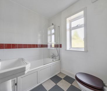 4 bedroom semi-detached house to rent - Photo 6