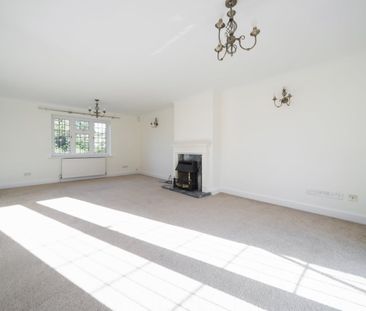 4 bedroom detached house to rent - Photo 1