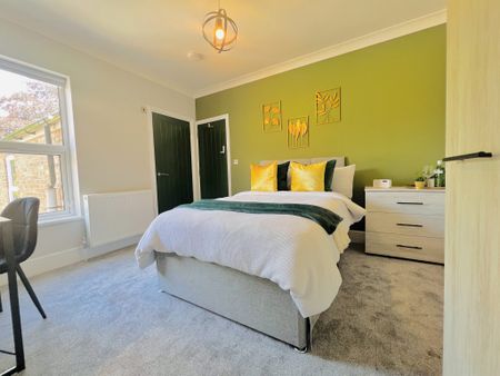 BEDROOM 5 – MEDIUM DOUBLE ENSUITE - Photo 3