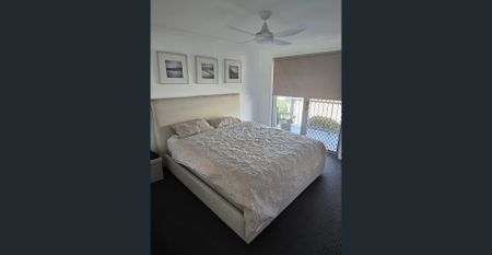 Modern Clean townhouse in a great complex - Photo 2