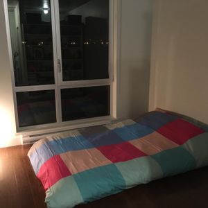 Superbe condo dans Villeray, dans un quartier paisible proche de toutes commodités, avec piscine intérieure, sauna, gym, ascensseurs et stationnement - Photo 2