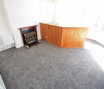 To Let 1 Bed Flat - Photo 1