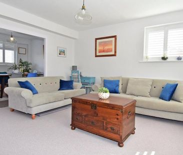 2 bedroom maisonette to rent - Photo 2