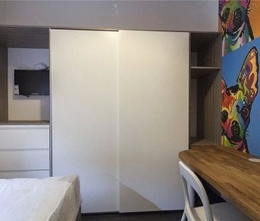 65 Newsome Road, Huddersfield, HD4 - Photo 3