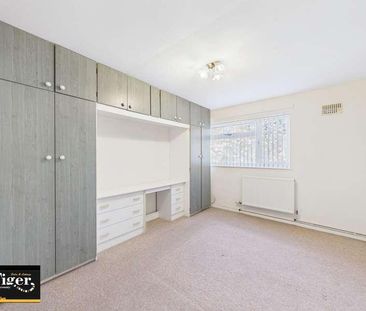 Claremont Court, Blackpool, FY1 - Photo 3