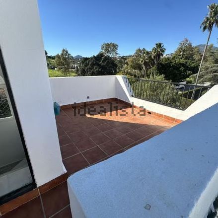 Alquiler de chalet adosado en Calle Sirio - Photo 1