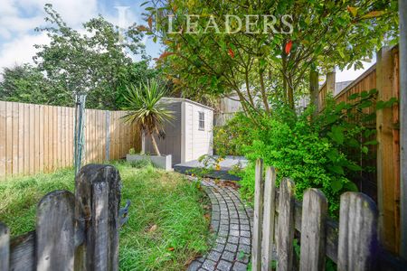 3 bedroom house to rent Truleigh Drive, Portslade, Brighton, BN41 - Photo 3