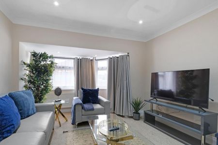 4 bedroom detached house to rent - Photo 4