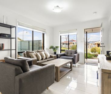 Beautifully presented three bedroom property, great location - Photo 3