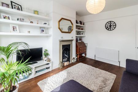 2 Bed Maisonette, Jewel Road, E17 - Photo 3