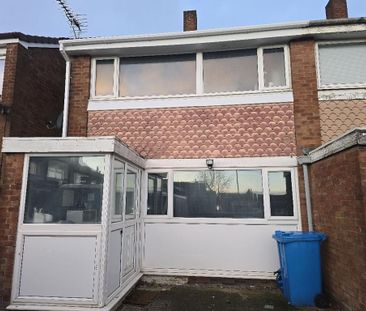 3 bedroom semi-detached house to rent - Photo 5