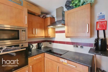 1 bedroom in a house share to rent - Photo 3