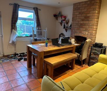 2 bedroom semi-detached house to rent - Photo 6
