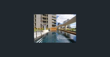 Stylish 2-Bedroom Unit in the Heart of South Yarra - Photo 2