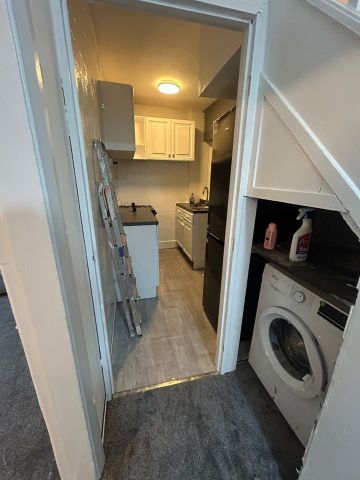 3 Bed Semi-Detached House, Derrydown Road, B42 - Photo 5