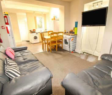 32 Charnwood Grove, NG2 7NT, NOTTINGHAM - Photo 1