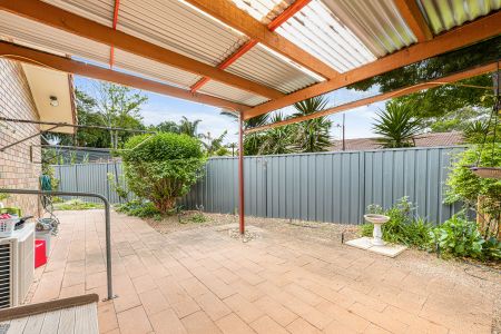 Immaculate Townhouse - Photo 2