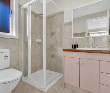 30 Karinya Close, Werribee VIC 3030 - Photo 3