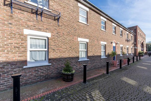 1 bedroom ground floor flat to rent - Photo 1